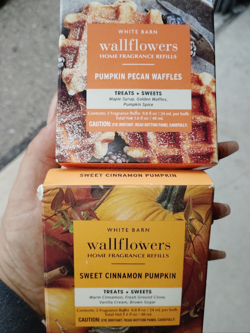 Bath & body works White Barn wallflower refills 4 Pk.New - Picture 5 of 6